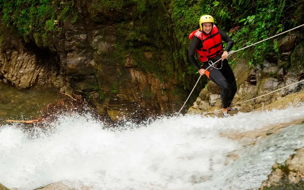 Rappel en cascada – Juan Curí